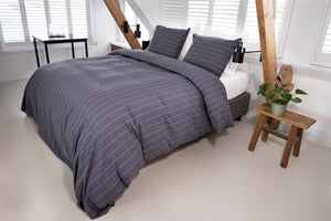 Dekbedovertrek Livello Pinstripe Antraciet sfeer
